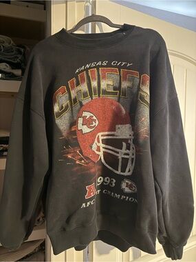 Abercrombie & Fitch Black Kansas City Chiefs Graphic Crewneck
